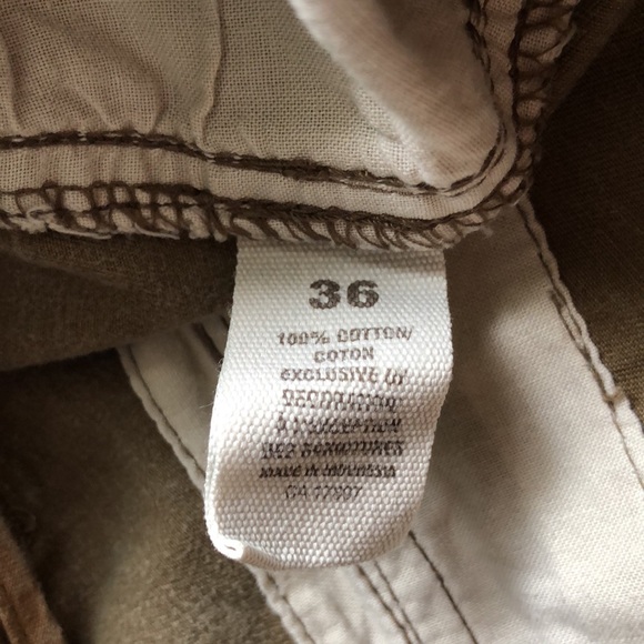 Men’s Old Navy Brown Cargo Shorts - Picture 3 of 9
